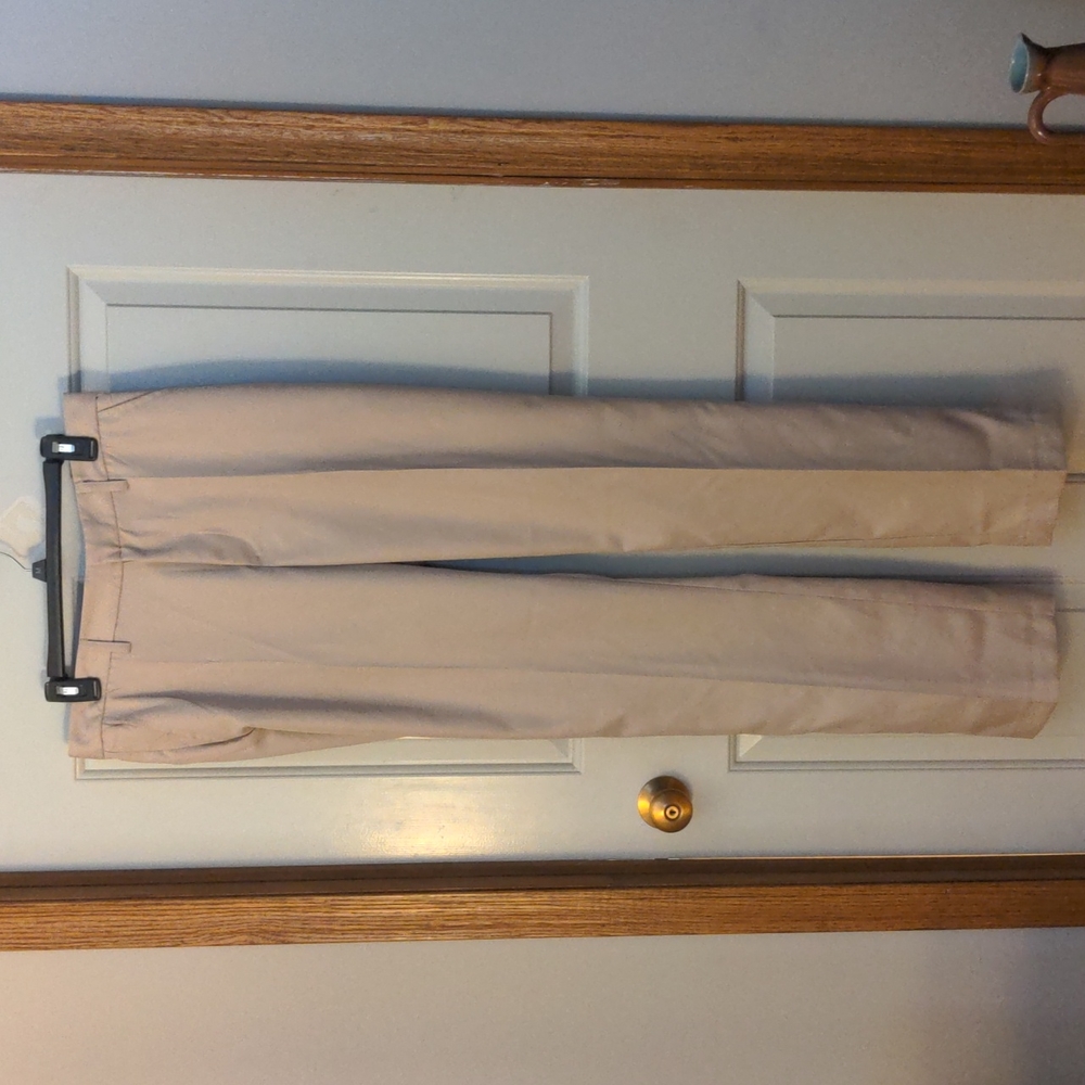 🌞Men's lightweight khaki slacks 🌟
